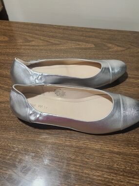 Nine West Metallic Silver Rounded-Toe Ballet Flats